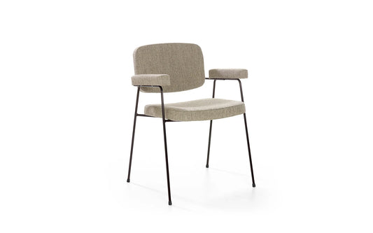 Geef deze compacte designkruk een nieuwe bekleding en jarenlang zitcomfort